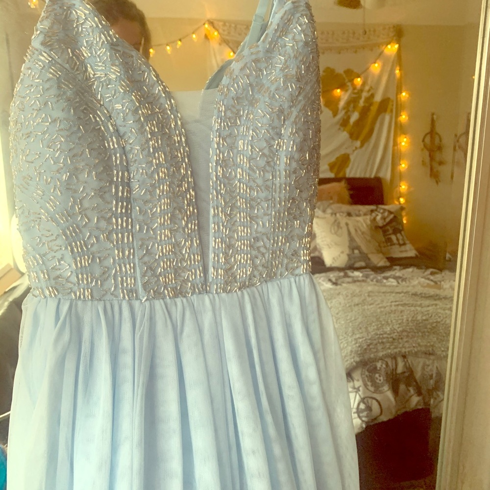 Cinderella prom dress size 1 can fit size 0-2